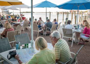 MustDo.com | Dine waterside at Nervous Nellie's Fort Myers Beach, Florida. Photo credit Debi Pittman Wilkey.