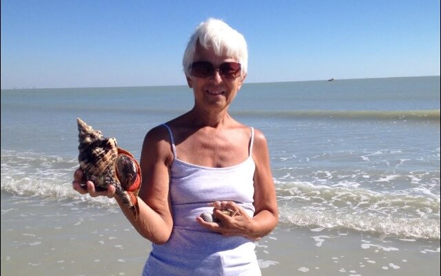 MustDo.com | Live Conk and shell found on Captain Bubby's IsLAND Tour Sanibel, FL