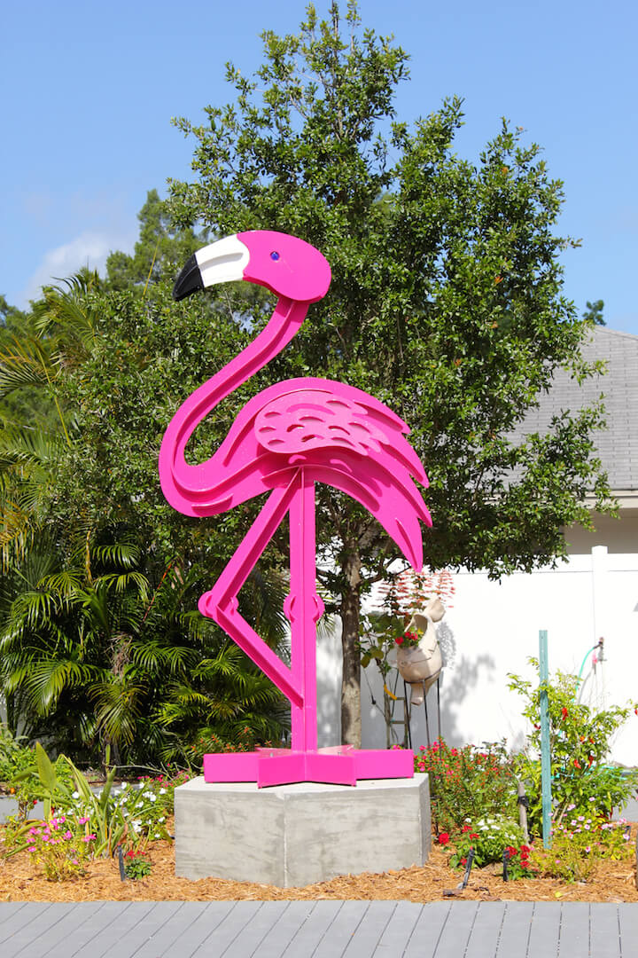 MustDo.com | Flamingo sculpture at Marietta Museum of Art & Whimsey Sarasota, Florida.