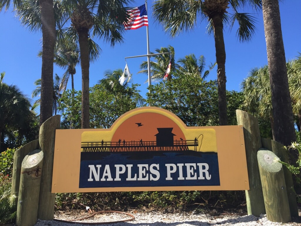 MustDo.com | Historic Naples Pier Naples, Florida