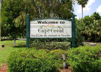 Cape Coral was developed on 400 miles of manmade canals with access to the beautiful Gulf of Mexico, this city near Fort Myers, Florida has plenty of family-friendly things to do. | Must Do Visitor Guides