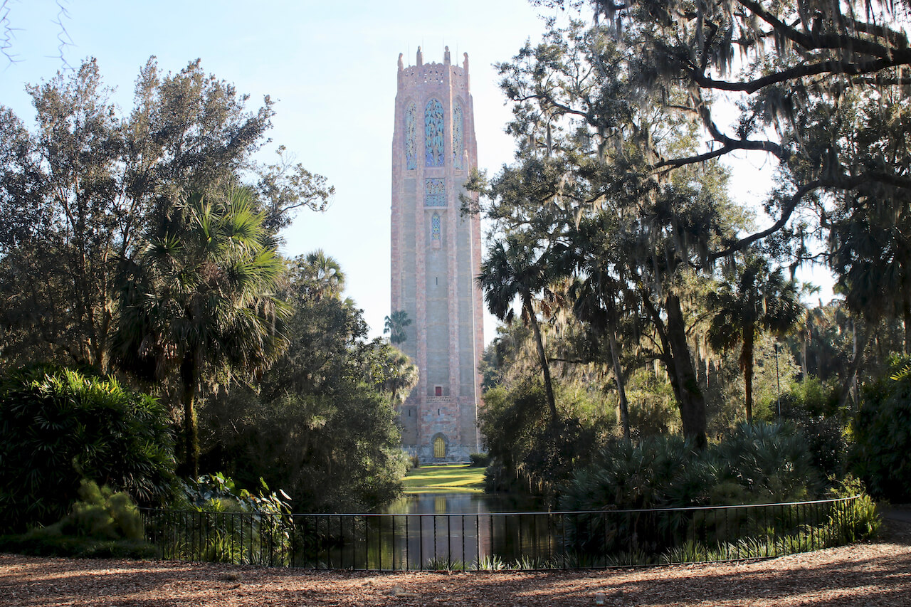 Explore 50 acres of meandering pathways and gardens, listen to the beautiful bells of the Singing Tower carillon, and stroll through a Mediterranean-style mansion at Bok Tower Gardens Lake Wales, Florida. Must Do Visitor Guides | MustDo.com. 