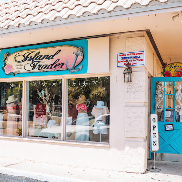 Island Trader is Siesta Key’s premier beach boutique for women’s trendsetting fashion and affordably priced designer apparel and accessories including hats, beach bags, jewelry, and purses.