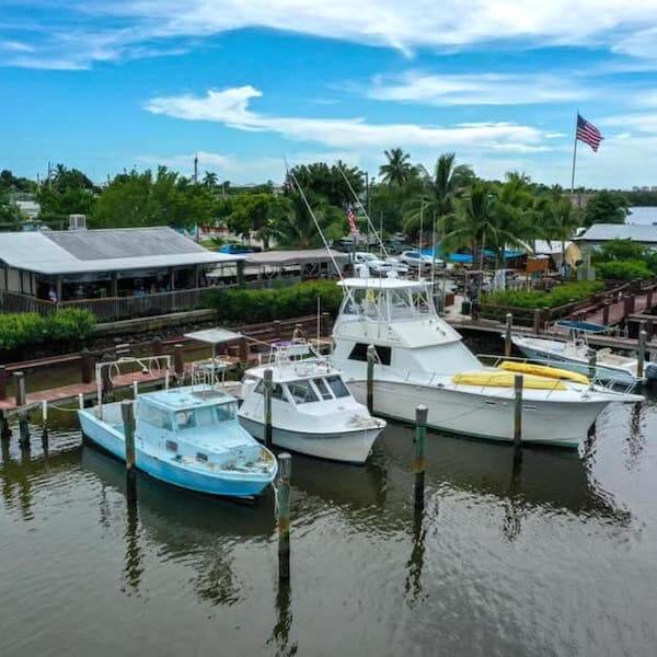 Enjoy lunch, dinner or drinks at the Crabby Lady a casual, open-air restaurant overlooking Goodland Bay and the Marco River in Goodland, Florida (near Marco Island and Naples).